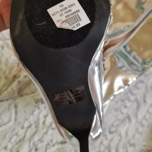 SOLD Cape Robin Silver Metallic Heel Boot Sz 10 - Picture 5 of 11